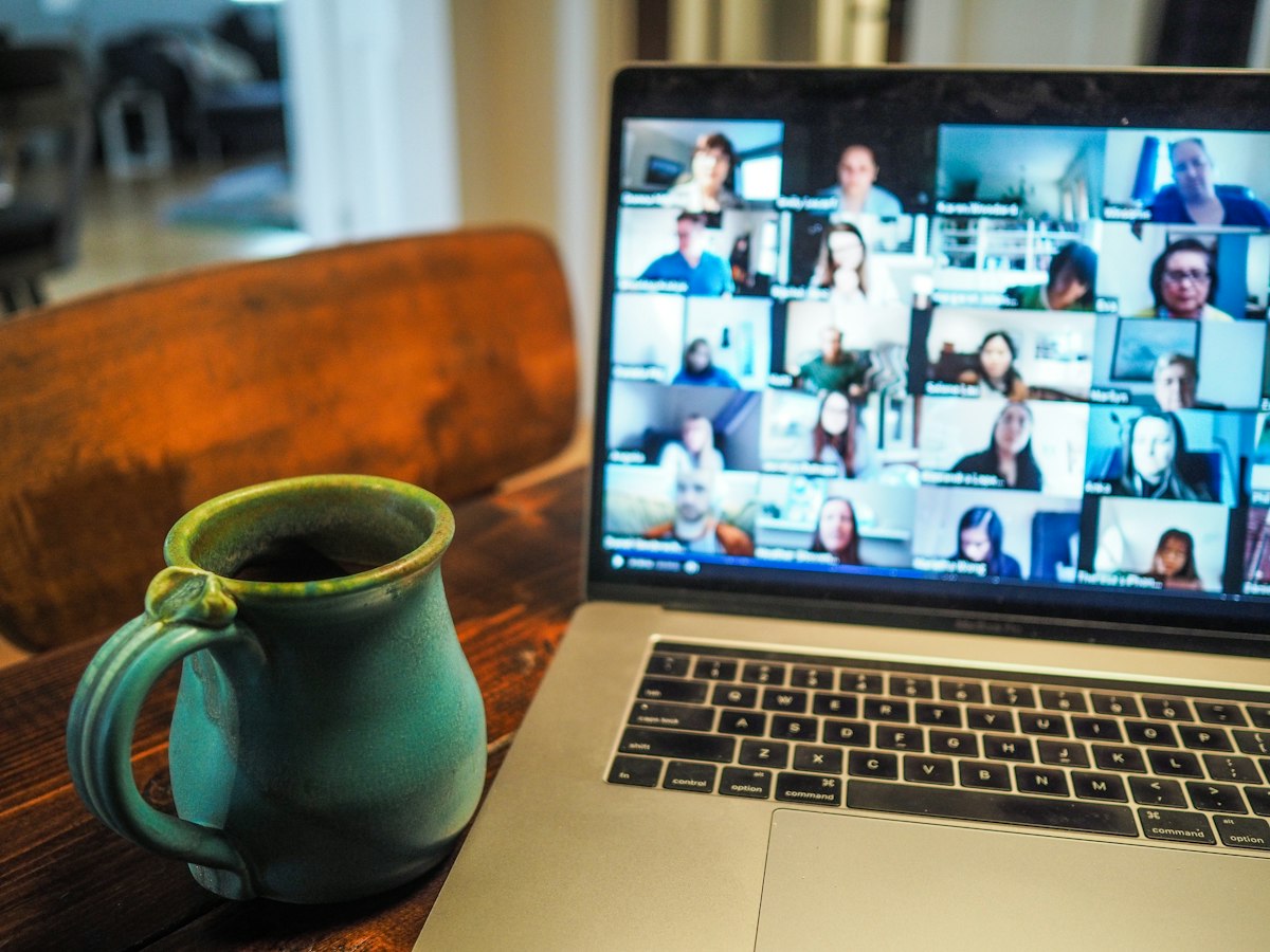 Como Reduzir o CAC em Serviços Financeiros e Meios de Pagamento B2B com Pré-Vendas Automatizada por IA - reunião online de vendas via Google Meet com cliente qualificado